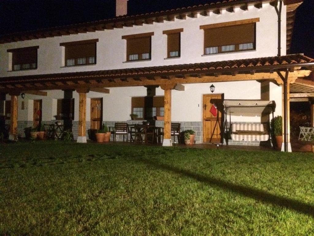 La Llastra De Garana Llanes Buitenkant foto